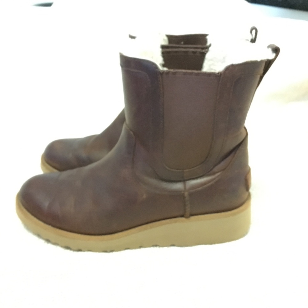 Ugg Laurelle style boot